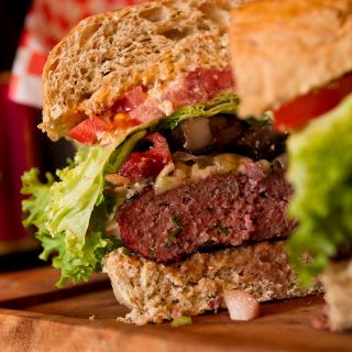 Esta es la hamburguesa más cara del mundo, ¿te animas a probarla?