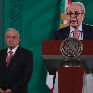 Jorge Alcocer ve “exagerados” reclamos por medicina