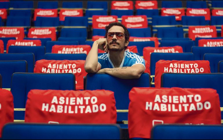 CALONCHO. El cantante posa desde el Teatro Diana donde ofrecerá un concierto el próximo 24 de julio. CORTESÍA/ DULCE MORENO