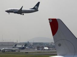 Desde las 06:00 horas, usuarios reportaron retrasos en sus vuelos en redes sociales. AP / ARCHIVO