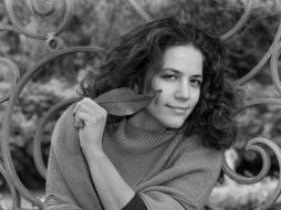 Anna Sólyom narra en esta primera novela el arte de ser feliz / Especial: Yan Pekar