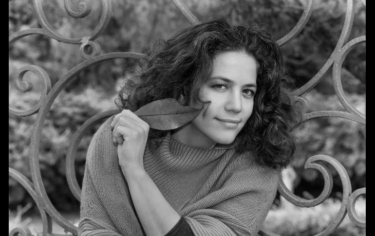 Anna Sólyom narra en esta primera novela el arte de ser feliz / Especial: Yan Pekar