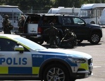 Los secuestradores impusieron dos condiciones para la liberación de los rehenes: un helicóptero para huir y veinte pizzas con carne kebab para compartir entre los detenidos. EFE/P. Karlsson