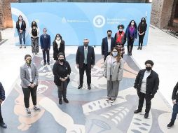 Argentina presentó sus nuevos documentos de identidad no binarios. EPA