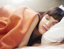 ¿Sería tu sueño tan tranquilo si supieras lo que puede rondar entre tus sábanas?. GETTY IMAGES /