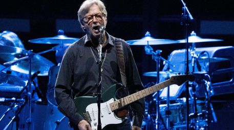 La reacción de Clapton también se debió a que Johnson el pasado lunes declaró que algunos de los placeres y oportunidades más importantes de la vida dependan cada vez más de la vacunación. AFP/ARCHIVO