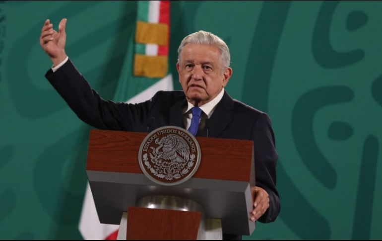 AMLO afirma que la Secretaría de Marina, junto con elementos de la Guardia Nacional ya frenaron estos actos ilícitos. SUN / C.Mejía