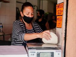 Consumidores piden menos tortilla de lo que acostumbraban ante el encarecimiento. EL INFORMADOR/G. Gallo