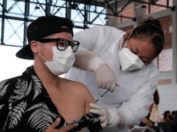 Para vacunar se habilitaron dos módulos: el primero en la zona conocida como La Lija, y el segundo en el Hospital Naval. TWITTER/@GobiernoJalisco