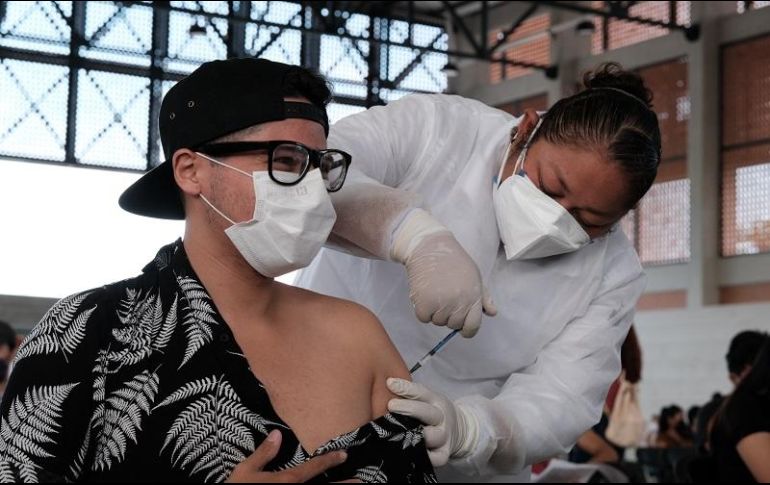 Para vacunar se habilitaron dos módulos: el primero en la zona conocida como La Lija, y el segundo en el Hospital Naval. TWITTER/@GobiernoJalisco