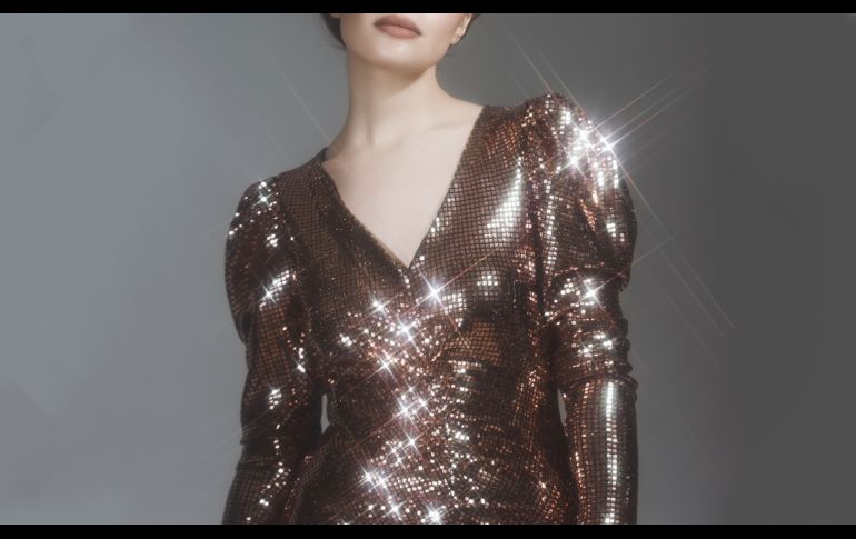 Los vestidos de lentejuelas con vibras disco son una de las principales tendencias de moda este 2021. GETTY IMAGES ISTOCK
