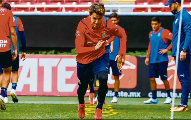 El “Chicote” se perfila para ser titular hoy en el compromiso ante los potosinos. TWITTRER/@chivas