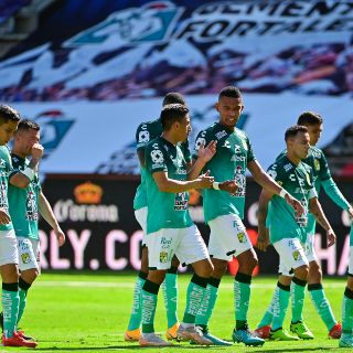 Pachuca aplasta al León en debut de Ariel Holan