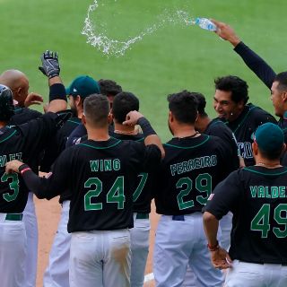 Beisbolistas mexicanos incumplen reglas en la Villa Olímpica