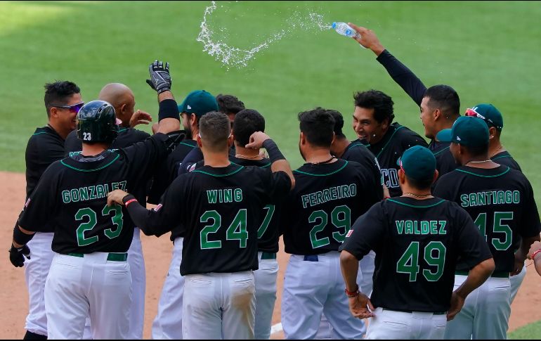 El usar ropa o uniformes diferentes al oficial es una falta que se contempla en la norma 50 de la carta olímpica. IMAGO7