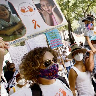 Marchan en la Ciudad de México por quimioterapias