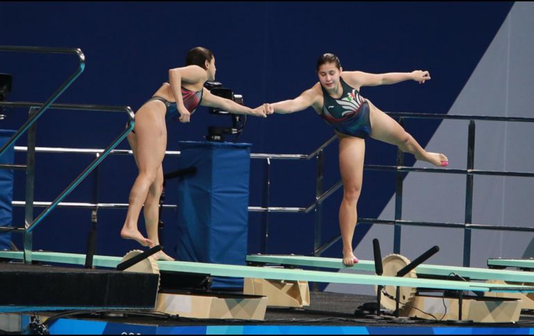 Con una puntuación de 275.10, las mexicanas Dolores Hernández y Carolina Mendoza finalizaron en la cuarta posición en la final de clavados sincronizados femenil. ESPECIAL / Conade