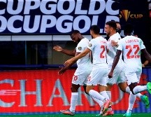 Junior Hoilet (i), de Canadá, festeja un gol hoy en partido de la Copa Oro ante la Selección de Costa Rica. EFE/C. Ramírez