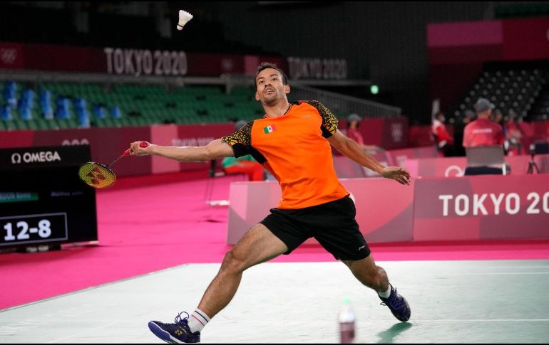 Lino Muñoz se despide de Tokio 2020 sin poder ganar un set en la disciplina de bádminton. AP/D. ALANGKARA