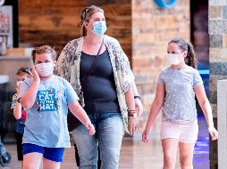 PANDEMIA. El coronavirus le pegó al nivel y calidad de vida de los distintos grupos étnicos de los Estados Unidos. EFE