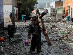 Aseo Público del municipio ha retirado 90 toneladas de basura, y se espera que en dos días quede listo el saneamiento. EL INFORMADOR / G. Gallo