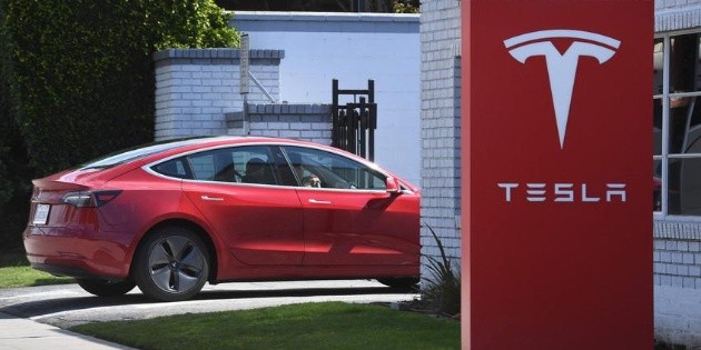 Reporta Tesla utilidades récord en el primer trimestre del 2021