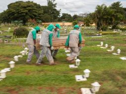Brasil registra una tasa de mortalidad de 262 decesos por cada 100 mil habitantes y una incidencia de nueve mil 368 personas infectadas en la misma proporción. EFE/ARCHIVO