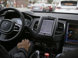 Detallan que el holograma será inclonable ya que se utilizará un código QR único que se emitirá a cada uno de los choferes ejecutivos. AP/ARCHIVO