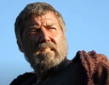 El cuerpo de Mike Mitchell se trasladó a la morgue para una autopsia que determinará la causa exacta de la muerte. ESPECIAL / Universal