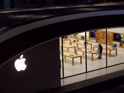 Las ganancias de Apple casi se duplicaron a 21 mil 700 millones de dólares gracias al crecimiento de las ventas de iPhone y los servicios digitales. EFE/ARCHIVO