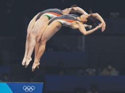 ALEGRÍA PARA MÉXICO. Gabriela Agúndez y Alejandra Orozco (fondo) se colgaron el bronce en sincronizados. AP