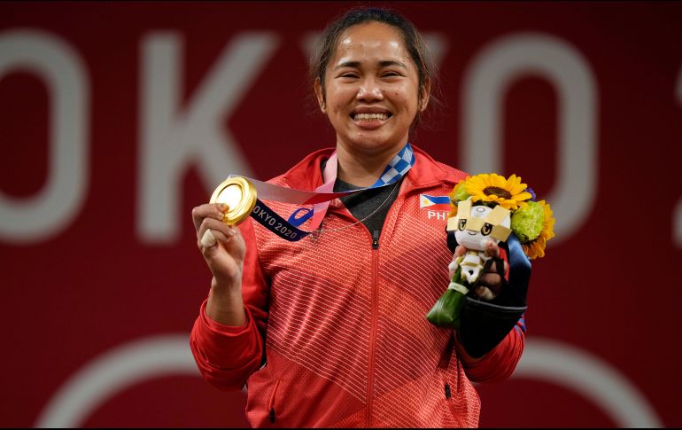 La de Hidilyn Diaz es la primera medalla de oro de la historia olímpica de Filipinas, que contaba hasta ahora con diez metales pero ninguno dorado. AP / L. Bruno