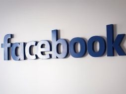 Al 30 de junio, unas tres mil 500 personas en el mundo visitaban en el mes alguna de las cuatro redes y mensajerías del grupo como Facebook, Instagram, WhatsApp y Messenger. EFE/ARCHIVO