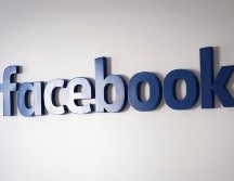 Al 30 de junio, unas tres mil 500 personas en el mundo visitaban en el mes alguna de las cuatro redes y mensajerías del grupo como Facebook, Instagram, WhatsApp y Messenger. EFE/ARCHIVO
