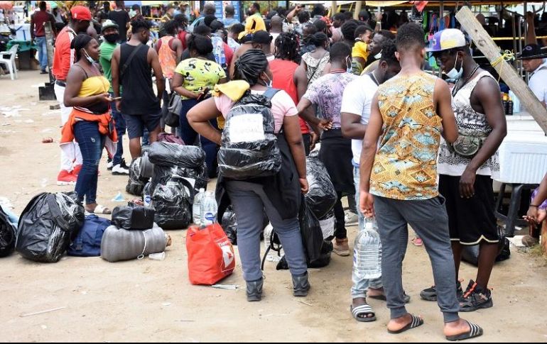 La Defensoría del Pueblo ha calculado que en 2021 al menos 33 mil personas han pasado hacia la frontera con Panamá. AFP/D. Cuello