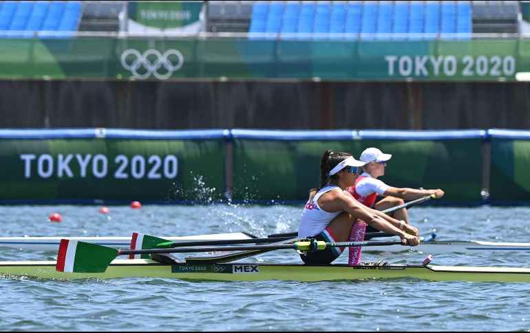 Kenia Lechuga compite por un lugar entre las mejores 18 de la categoría C skiff. AFP/L. Acosta