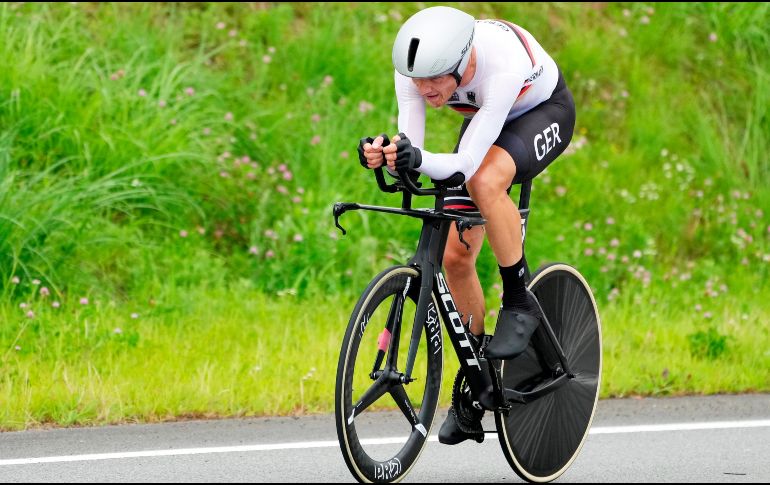 QUEDÓ EN EL LUGAR 19 . El ciclista Nikias Arndt en concentrado en la competencia. EFE