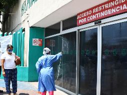 El IMSS permite desde el inicio de la pandemia, en marzo de 2020, que todos sus cuentahabientes afectados por la enfermedad puedan tramitar en línea la incapacidad o Permiso COVID-19. AFP / ARCHIVO
