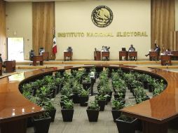 El INE resolvió una queja del panista Federico Döring en contra diputados de Morena sobre la difusión de la consulta popular. ESPECIAL/ARCHIVO