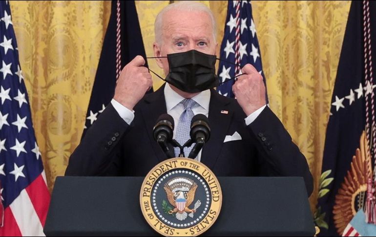 Sin llegar a la obligatoriedad absoluta de la vacunación, se trata de un cambio de rumbo para la administración de Joe Biden. EFE/O. Contreras