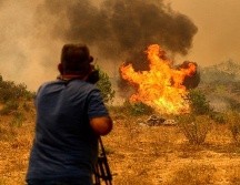 Ante el avance de las llamas, que llegaron a la localidad vecina de Akseki, las autoridades evacuaron 18 municipios y distritos. AFP/I. Akengin