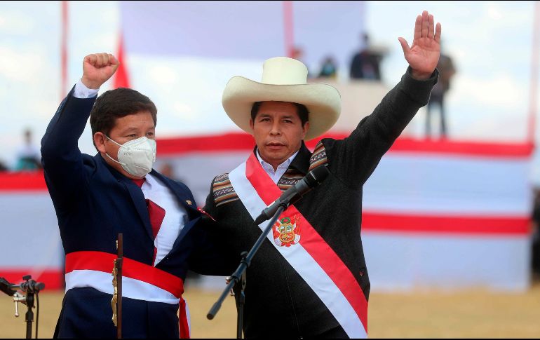 Guido Bellido rindió protesta ante Castillo. EFE/Presidencia de Perú