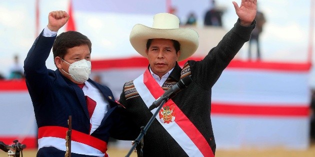 Pedro Castillo elige a pol&eacute;mico primer ministro en Per&uacute;
