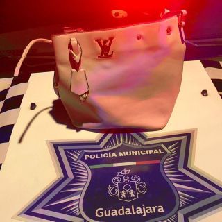 Roba bolsa de lujo al interior del Templo Expiatorio y lo detienen