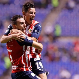 Chivas vence al Puebla a domicilio