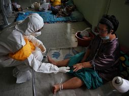 Veintinueve países sufren de falta de suministros de oxígeno y varios otros carecen de equipamientos básicos para la atención de pacientes. AFP/L. Suwanrumpha