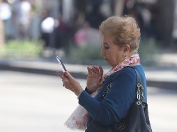 Es importante tomar en cuenta que esta opción está disponible en dispositivos Android que cuentan con sensores de huella y Android en su versión 6.0 o posterior compatible con la huella dactilar de Google. NTX / ARCHIVO