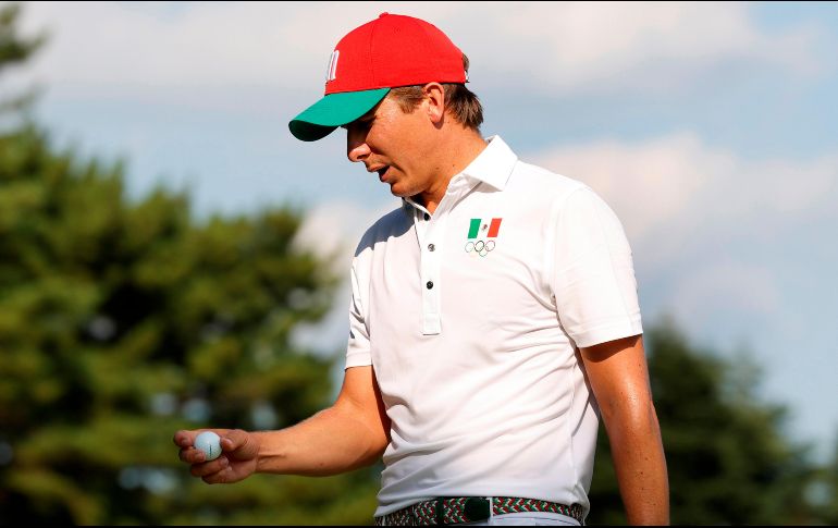 El golfista mexicano Carlos Ortiz reveló que él se niega a golpear pelotas marcadas con el número dos para no tener ''mala suerte''. EFE / M. Reynolds