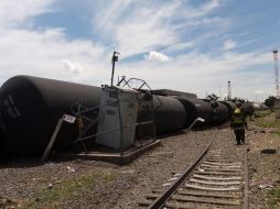 Los rescatistas no reportan personas heridas, ni trabajadores lesionados, no hay evacuación tampoco de domicilios aledaños. ESPECIAL
