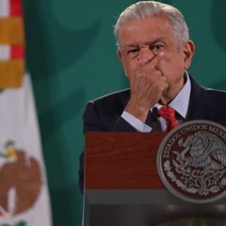 AMLO señala que "la democracia no puede fracasar"